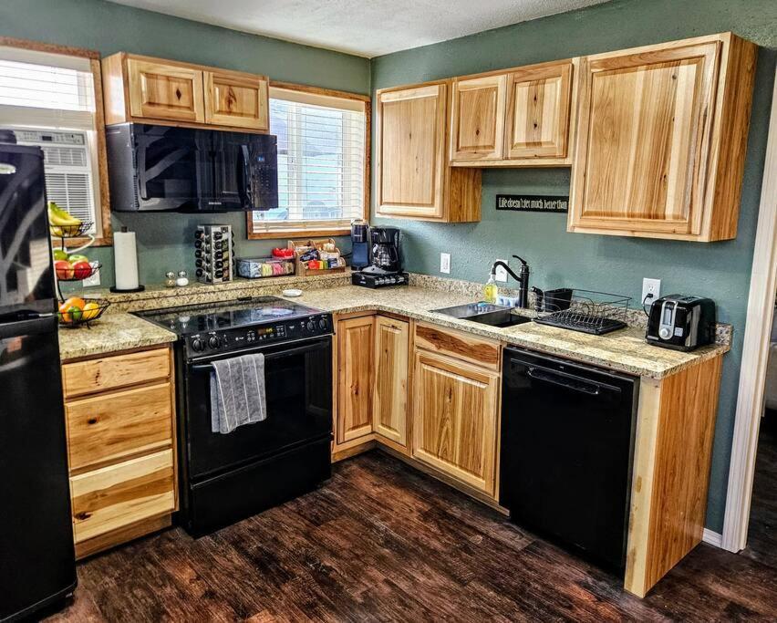 Private Cabin- Breakfast - Double Tub - 75In Tv - Sup - Washer Dryer - Bbq West Point Luaran gambar