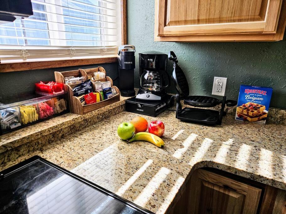 Private Cabin- Breakfast - Double Tub - 75In Tv - Sup - Washer Dryer - Bbq West Point Luaran gambar